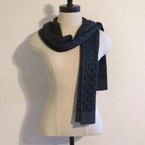 Add on!! Michael by Michael Khors MK black and gray scarf